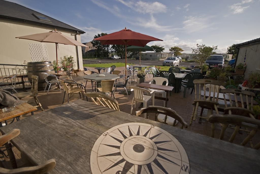 Beach Hotel & Restaurant Downings Extérieur photo
